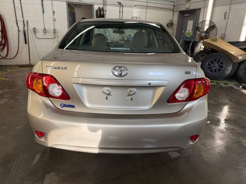Used 2010 Toyota Corolla LE image 21