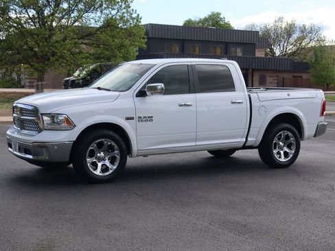 Used 2017 RAM 1500 Laramie w/ Convenience Group AWD/4WD image 10