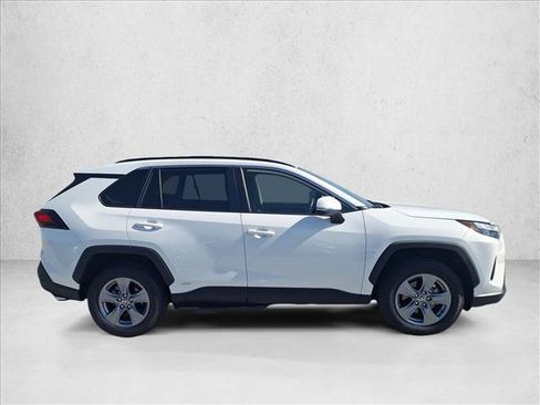 Certified 2025 Toyota RAV4 LE AWD/4WD image 4