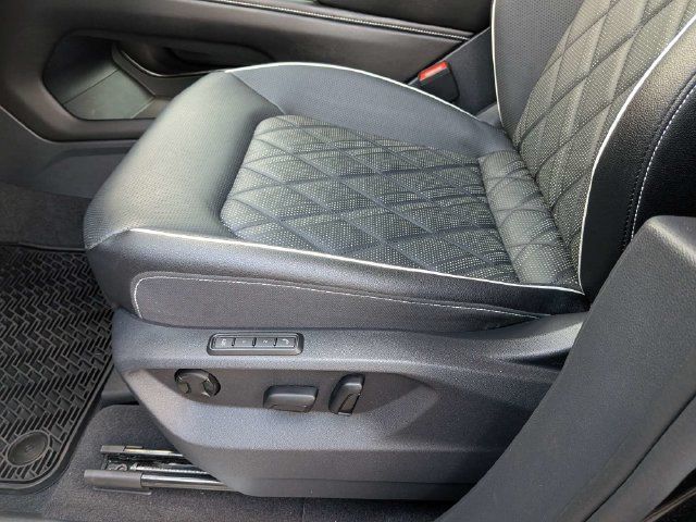 Used 2026 Volkswagen Atlas SEL Premium R-Line AWD/4WD image 23