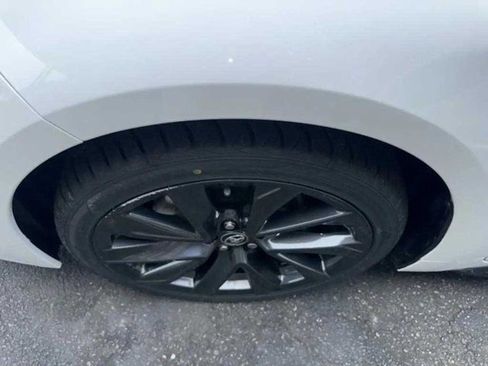 Used 2024 Toyota Corolla SE image 21