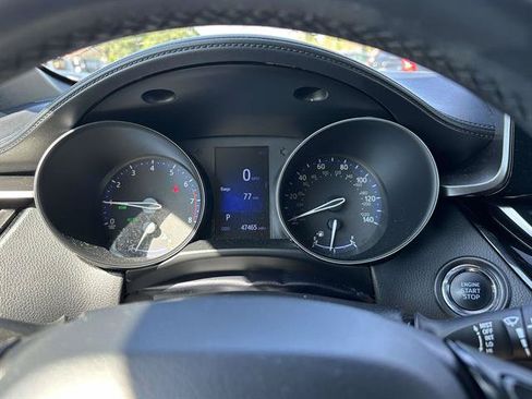 Used 2018 Toyota C-HR XLE FWD image 35