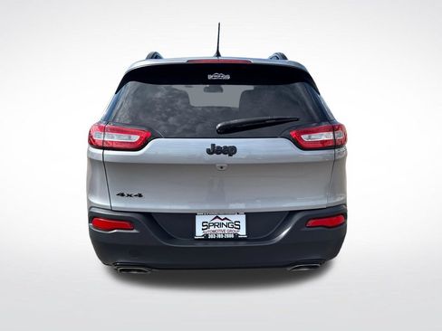 Used 2017 Jeep Cherokee Sport AWD/4WD image 4