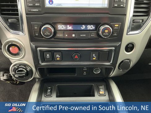 Used 2018 Nissan Titan SV w/ SV Convenience Package image 11