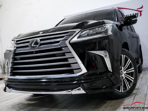 Used 2021 Lexus LX 570 4WD w/ Luxury Package image 2