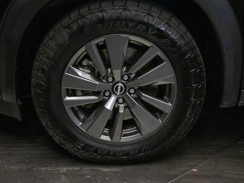 Used 2022 Nissan Pathfinder SV image 8