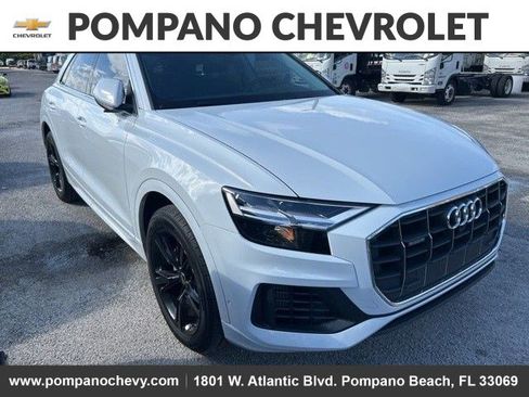 Used 2022 Audi Q8 Premium image 2