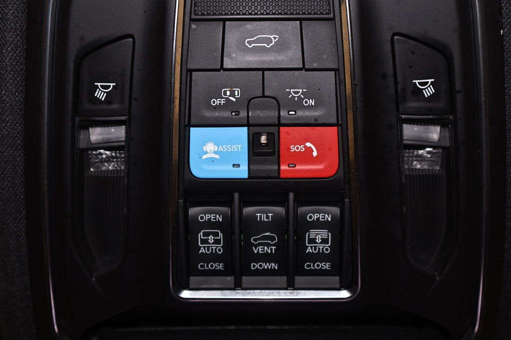 Used 2024 Jeep Grand Cherokee Limited AWD/4WD image 35