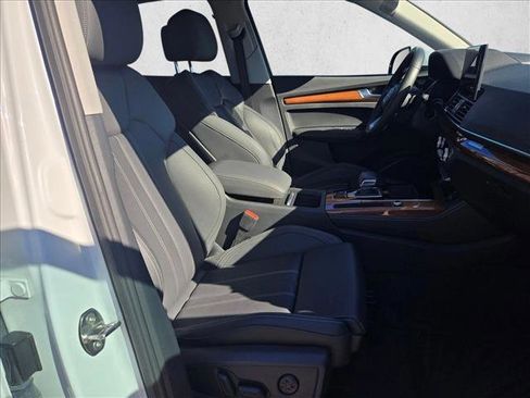 Used 2021 Audi Q5 e Prestige w/ Prestige Package image 21