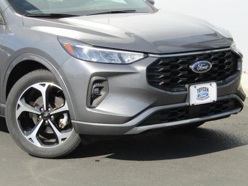 Used 2023 Ford Escape ST-Line Select image 5