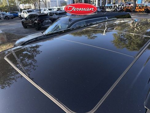 Used 2022 Chevrolet Suburban RST w/ Sport Performance Package image 9