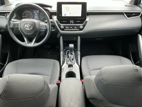 Used 2024 Toyota Corolla Cross LE image 12