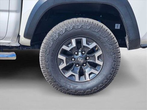 Used 2021 Toyota Tacoma TRD Off-Road w/ Technology Package image 5