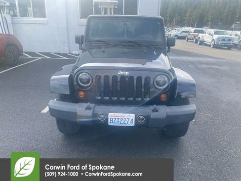 Used 2012 Jeep Wrangler Unlimited Rubicon w/ Max Tow Pkg image 8