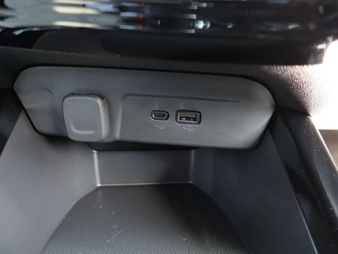 New 2026 Chevrolet Trax LT w/ LT Convenience Package FWD image 16