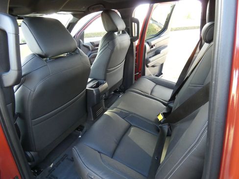 Used 2025 Toyota Tacoma TRD Off-Road image 45