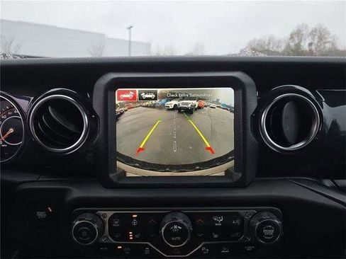 Used 2023 Jeep Wrangler Unlimited Rubicon 392 image 28