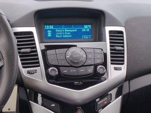 Used 2016 Chevrolet Cruze LT image 27