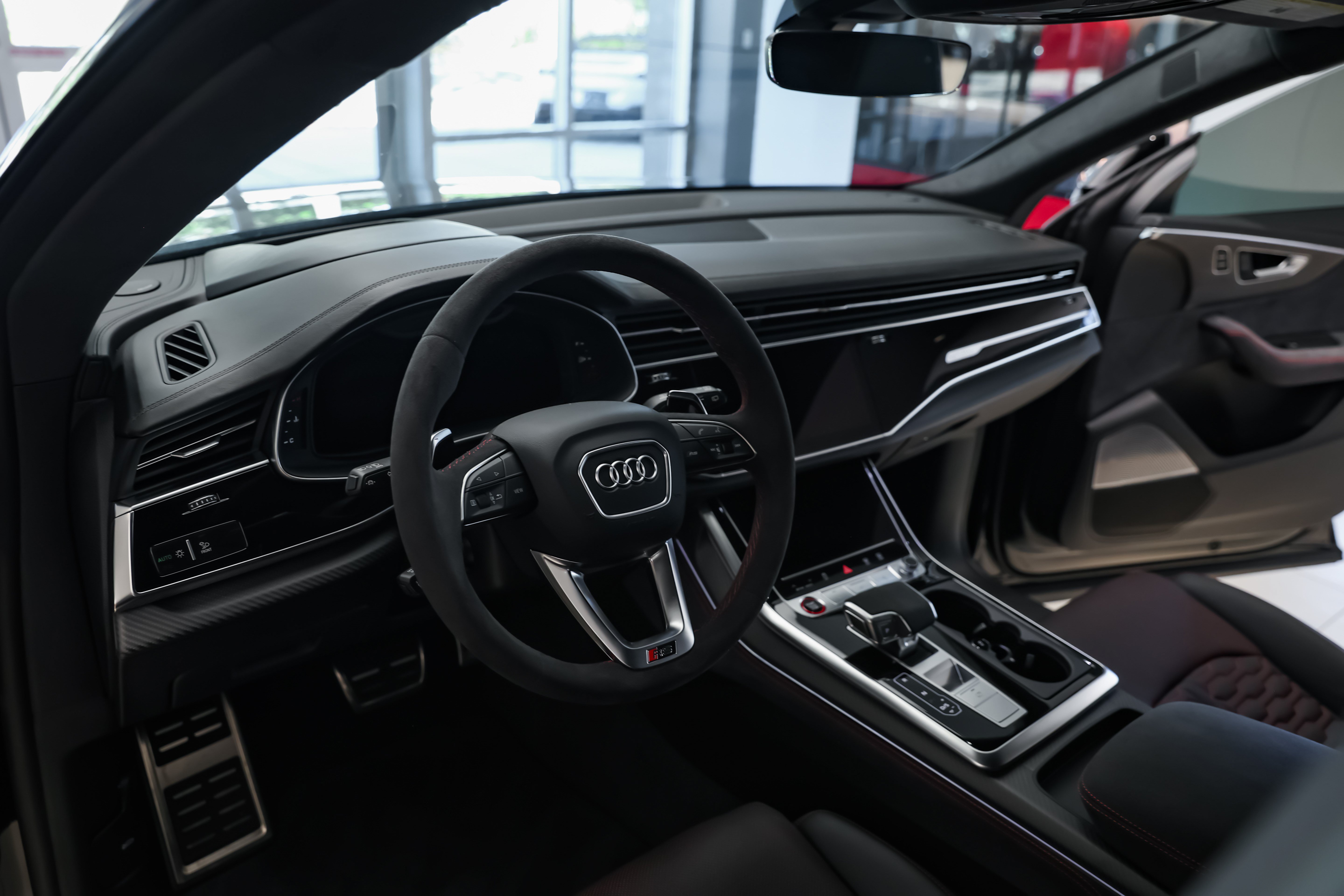 Used 2026 Audi RS Q8 performance AWD/4WD image 9