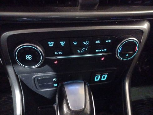 Used 2020 Ford EcoSport SE w/ SE Convenience Package image 17
