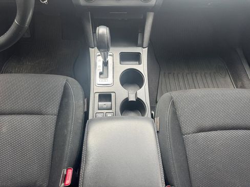 Used 2017 Subaru Outback 2.5i Premium image 15