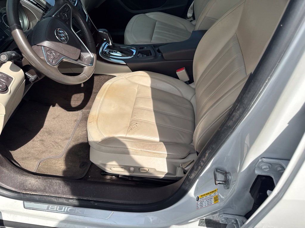 Used 2016 Buick Regal FWD image 17