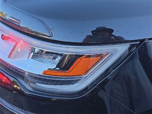 Used 2016 Ford Explorer Limited image 9