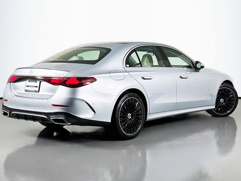 New 2026 Mercedes-Benz E 450 4MATIC Sedan image 11