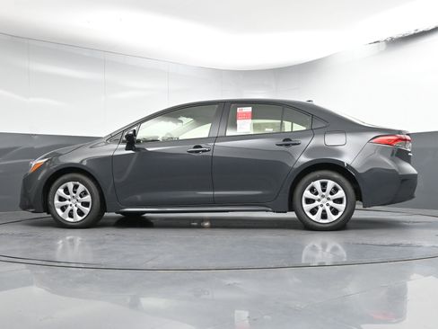 Used 2025 Toyota Corolla LE image 25