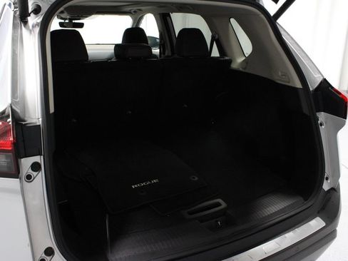 Certified 2023 Nissan Rogue SV w/ SV Premium B Package AWD/4WD image 12