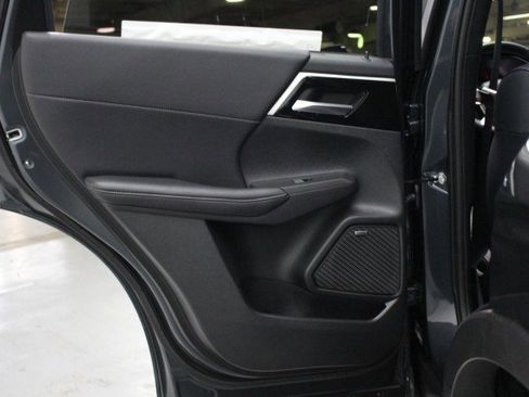 New 2025 Mitsubishi Outlander SE image 28