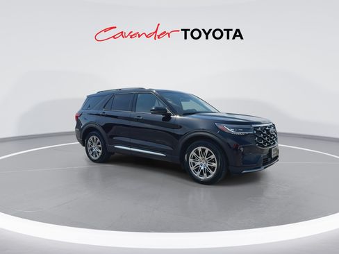 Used 2025 Ford Explorer Platinum RWD image 2