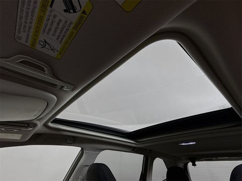 Used 2024 Subaru Forester Premium image 11