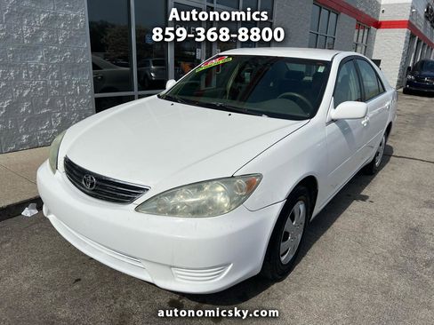 Used 2006 Toyota Camry XLE image 1