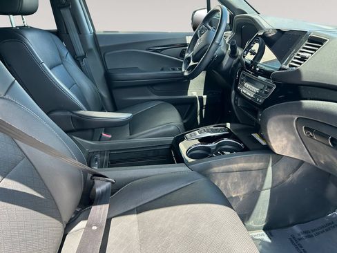 Used 2023 Honda Passport Elite image 15
