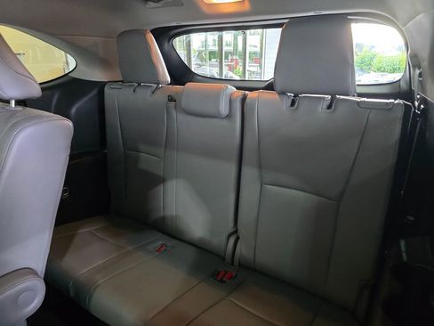 Used 2024 Toyota Highlander Platinum AWD/4WD image 26