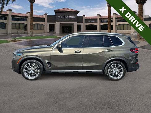 Used 2025 BMW X5 xDrive40i w/ Premium Package AWD/4WD image 5
