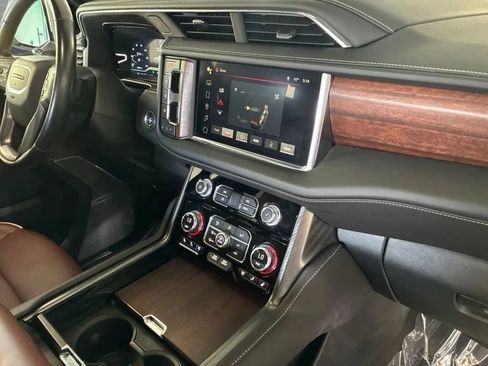 Used 2023 GMC Yukon Denali Ultimate AWD/4WD image 25