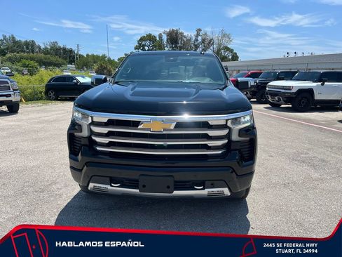 Used 2022 Chevrolet Silverado 1500 High Country w/ Z71 Off-Road Package AWD/4WD image 2