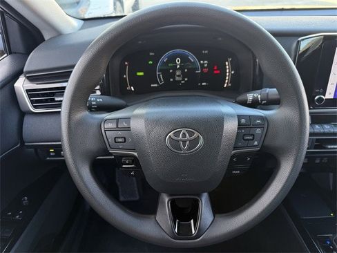Used 2025 Toyota Camry LE image 13