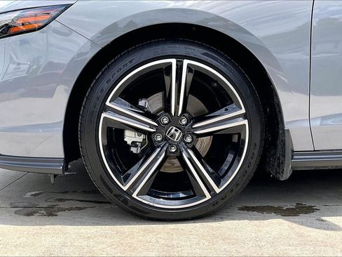 Used 2025 Honda Accord Sport image 8