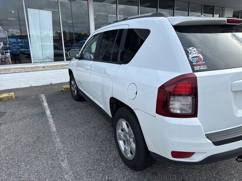 Used 2016 Jeep Compass Latitude image 7