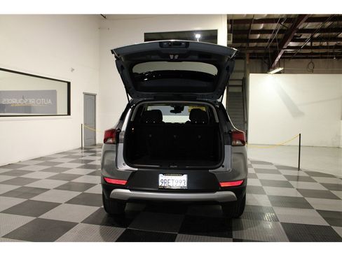 Used 2025 Chevrolet TrailBlazer LT image 18