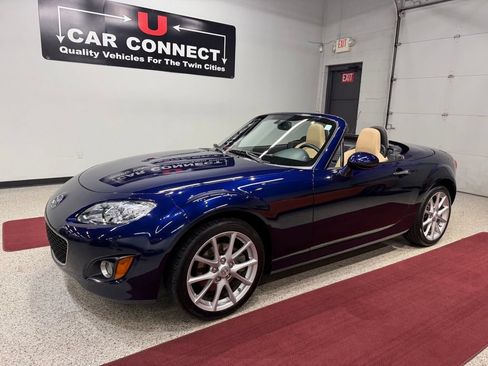 Used 2011 MAZDA MX-5 Miata Grand Touring RWD image 2