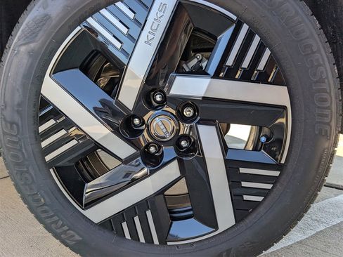 New 2026 Nissan Kicks SV image 6