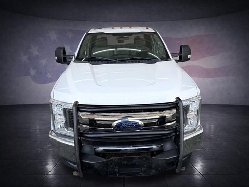 Used 2019 Ford F350 XLT image 3