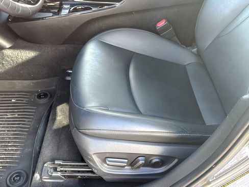 Used 2021 Toyota Prius Prime XLE image 17