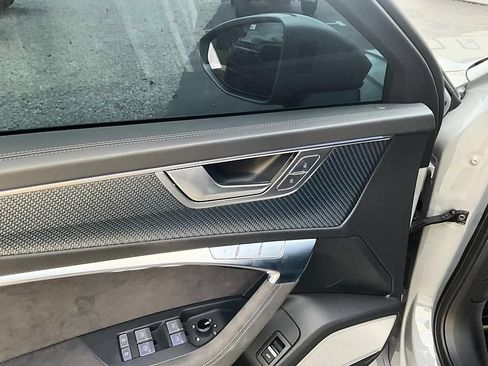 Used 2025 Audi RS 6 performance w/ Blue RS Design Package Plus AWD/4WD image 13