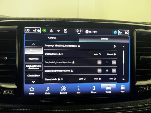 Used 2024 Chrysler Pacifica Limited FWD image 40