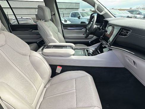 Used 2023 Jeep Wagoneer 2WD w/ Premium Group I image 15